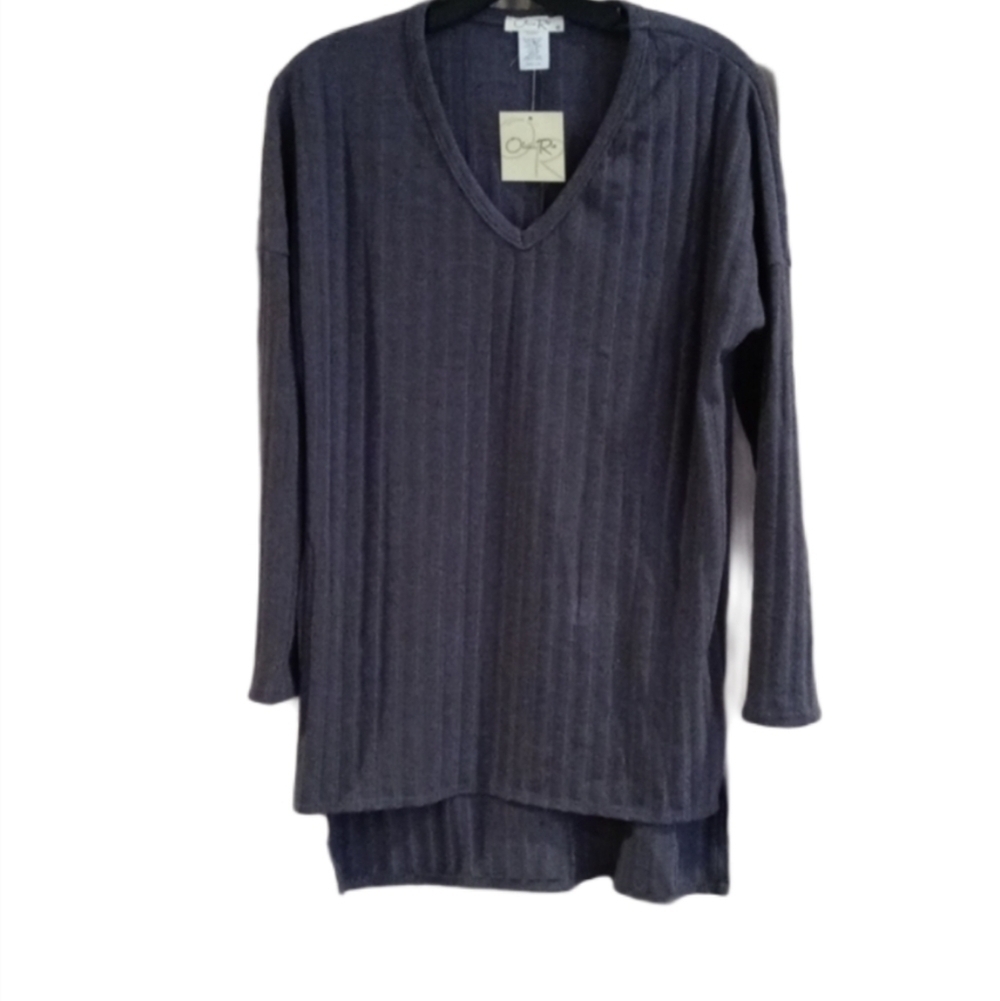 NWT Olivia Ray size medium Hi low Long sleeve